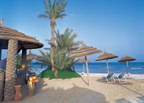 la plage derriere l'htel ...